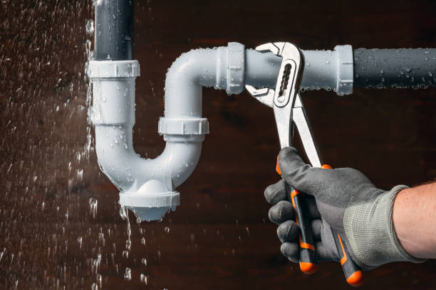 Professional Gas Line Repair technician working in Junction, IL